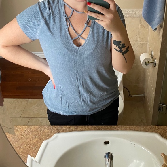 American Eagle Shirt! - Picture 2 of 2